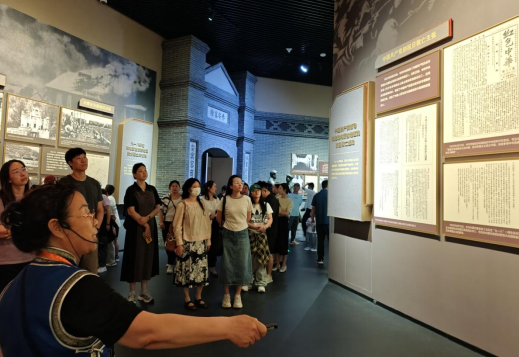 内蒙古展览馆开展主题党日活动 重温“解放之路”  (发布时间：2025-07-09)