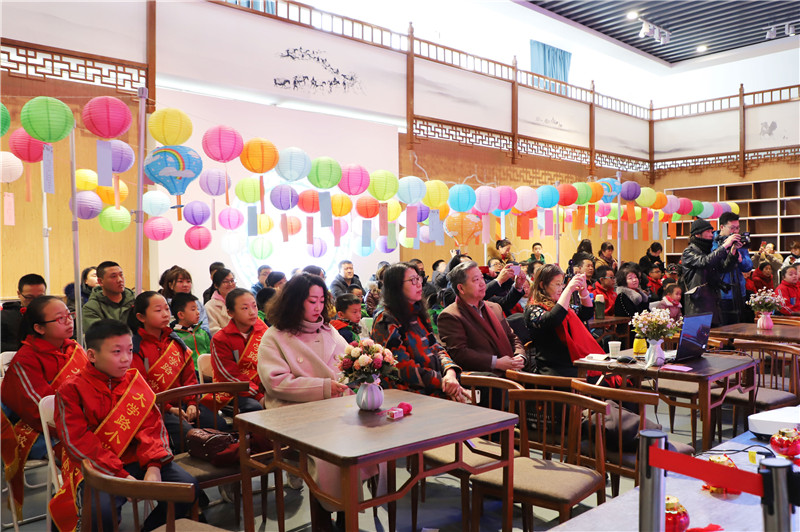 [图] 传统文化月月传（六十）内蒙古展览馆举办“寻俗诵诗咏歌元宵节”活动