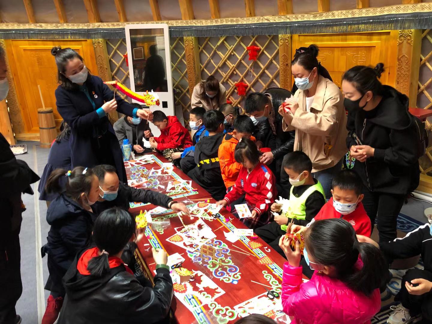 [图] 传统文化月月传（第102期）同享一碗粥 共叙一家情