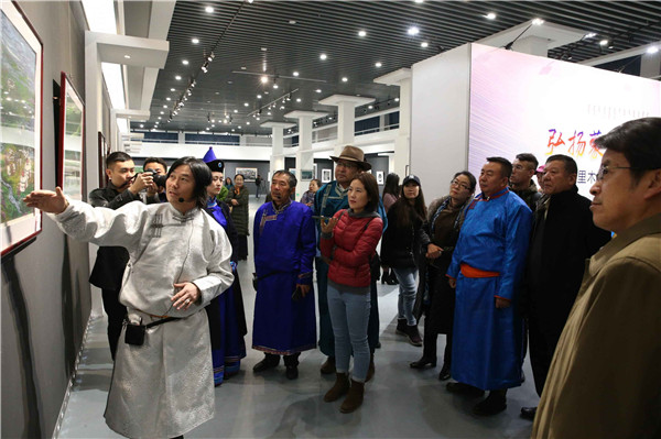 [图] 讲讲北疆新时代（六）弘扬蒙古马精神——哲里木版画之扎鲁特风情展