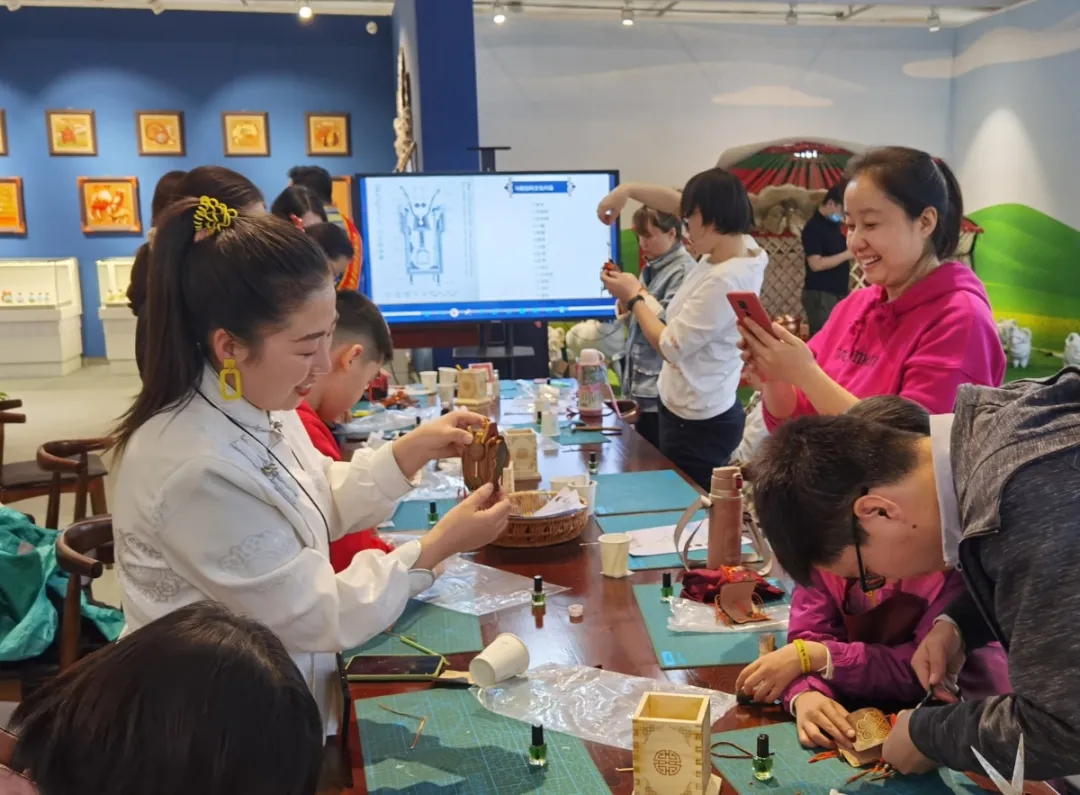 [图] 传统手工艺大课堂 |“守艺中华好时节”之清明