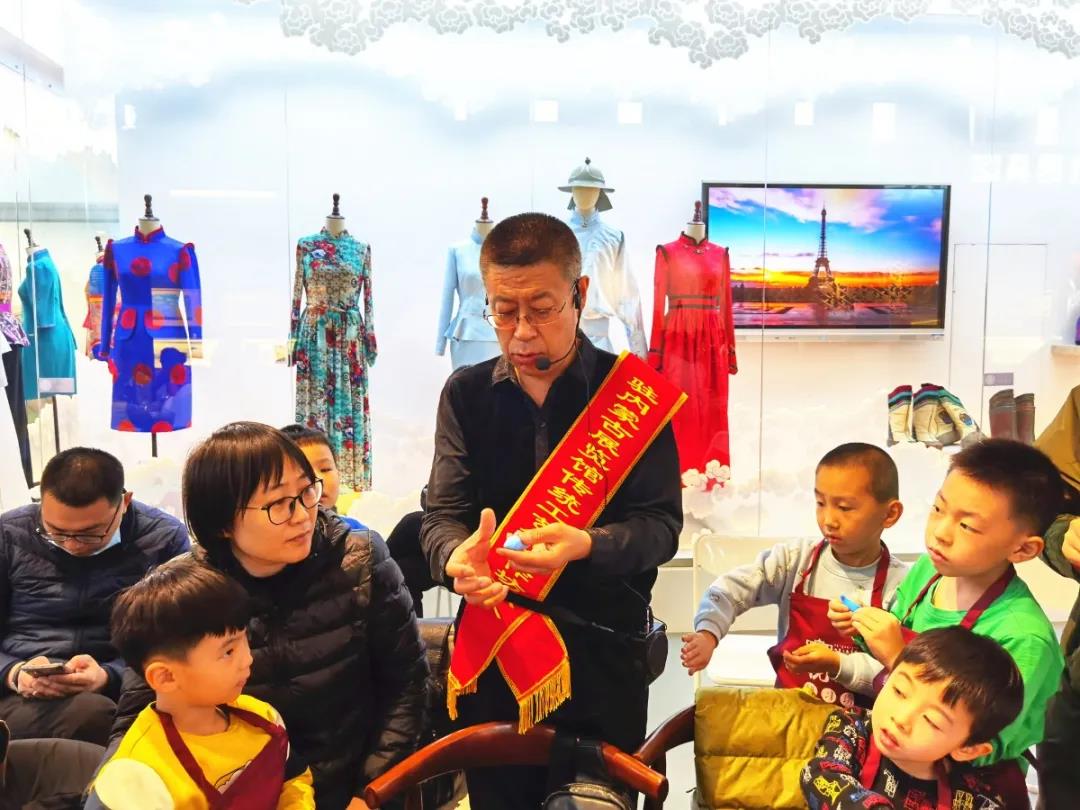 [图] 传统手工艺大课堂 |“守艺中华好时节”之谷雨