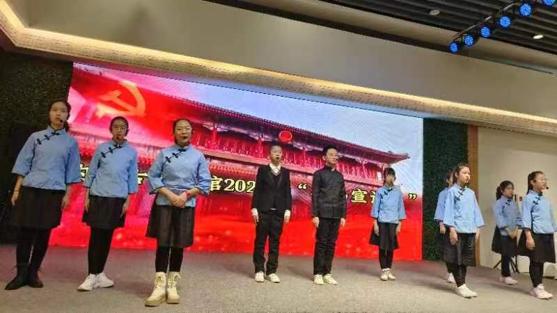 [图] 讲讲北疆新时代（十二）学历史读书会《草原英雄小姐妹》