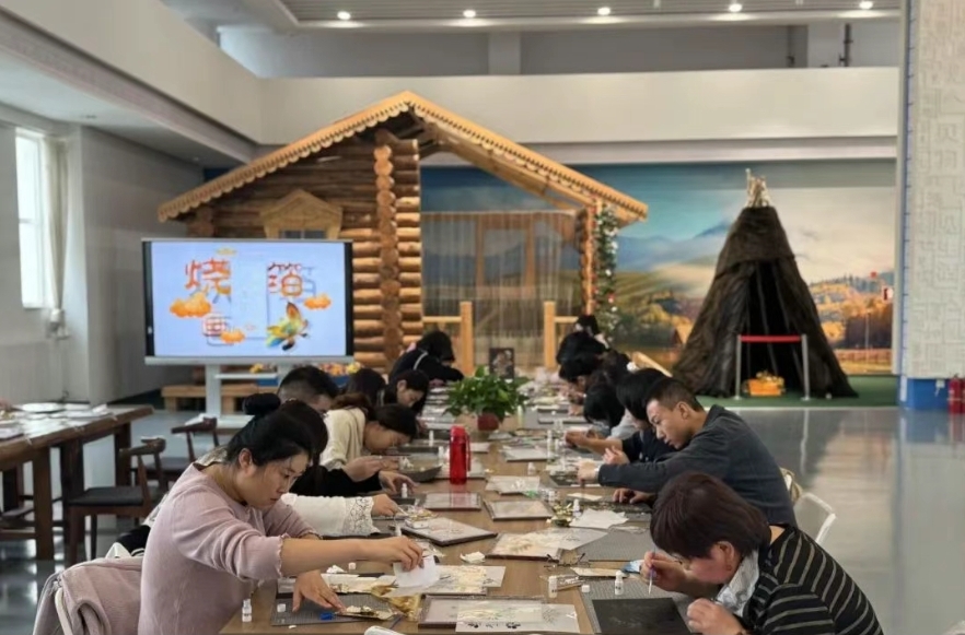 [图] “传统手工艺大课堂”暑期特别活动预告 “匠造青春 非遗传承” 系列一